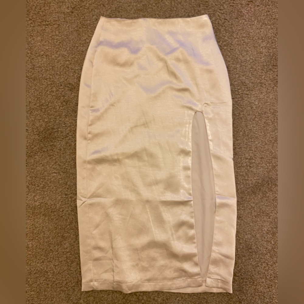 Lulu’s Satin Mid Skirt with Slit